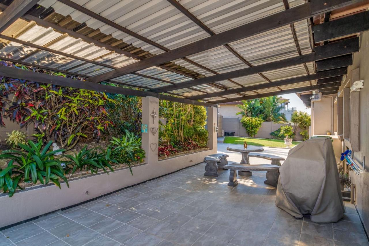Vakantiehuis Vista Oceana - 4 Bedroom, Uvongo, Manaba *