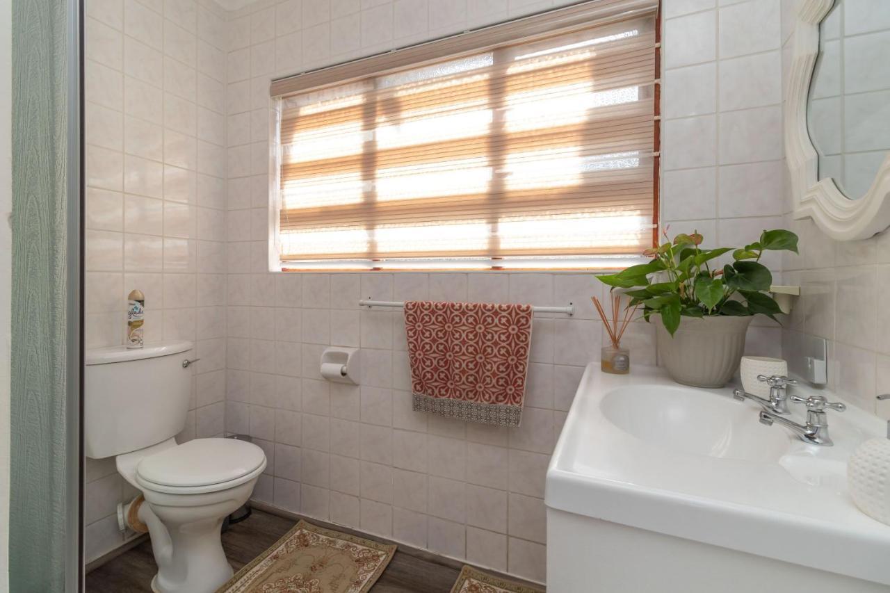 Vista Oceana - 4 Bedroom, Uvongo, Manaba Vakantiehuis *