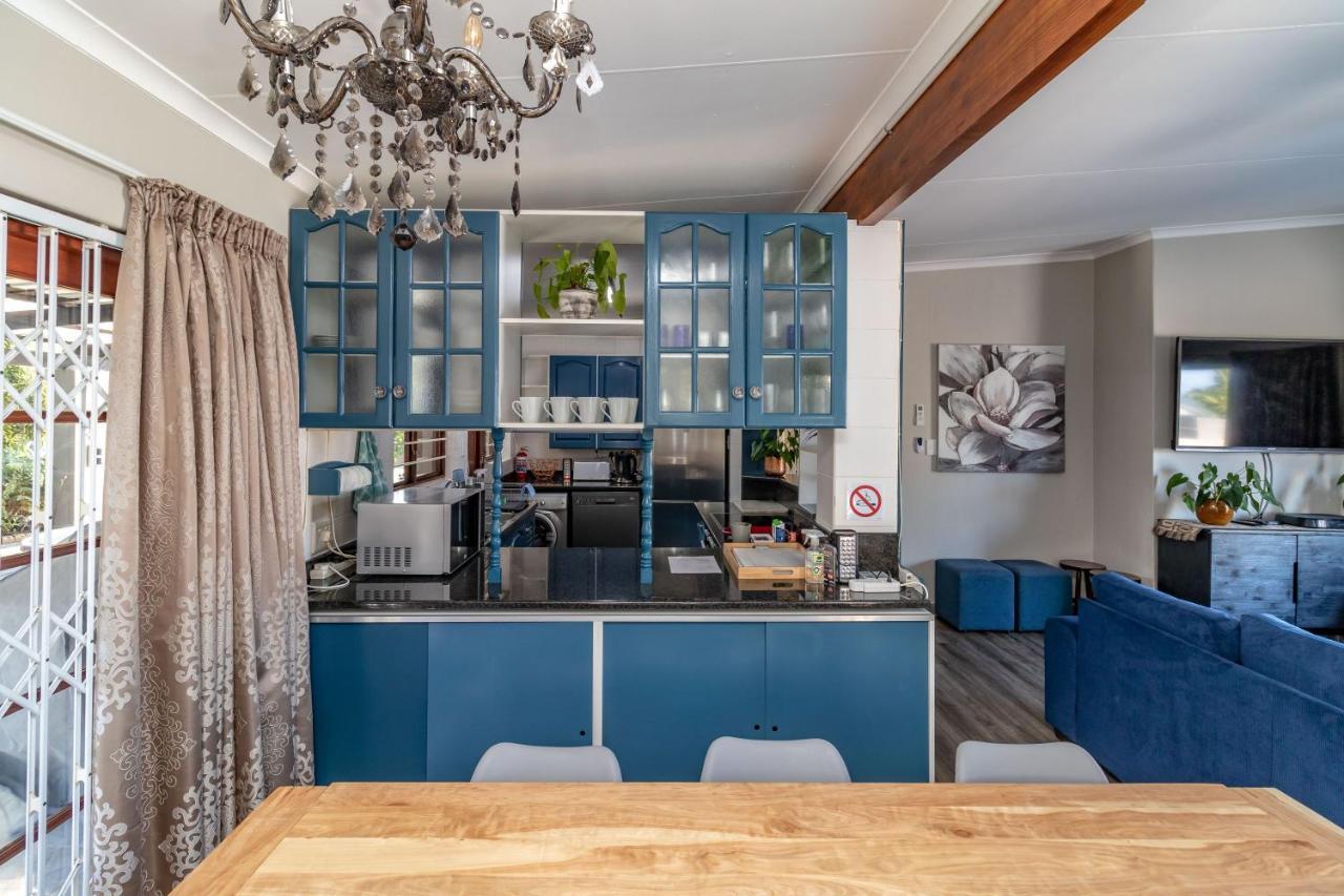 Vista Oceana - 4 Bedroom, Uvongo, Manaba Vakantiehuis Margate