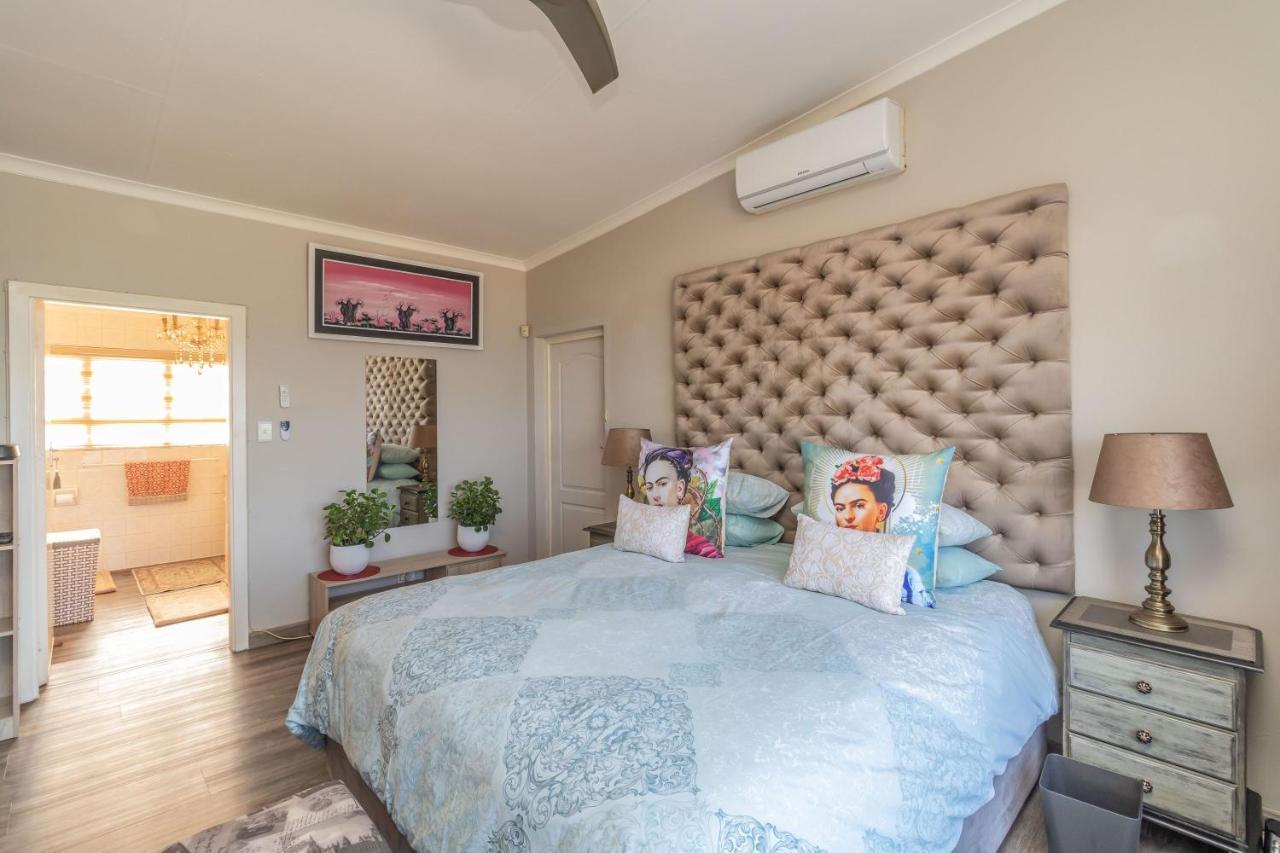 Vista Oceana - 4 Bedroom, Uvongo, Manaba Vakantiehuis Margate