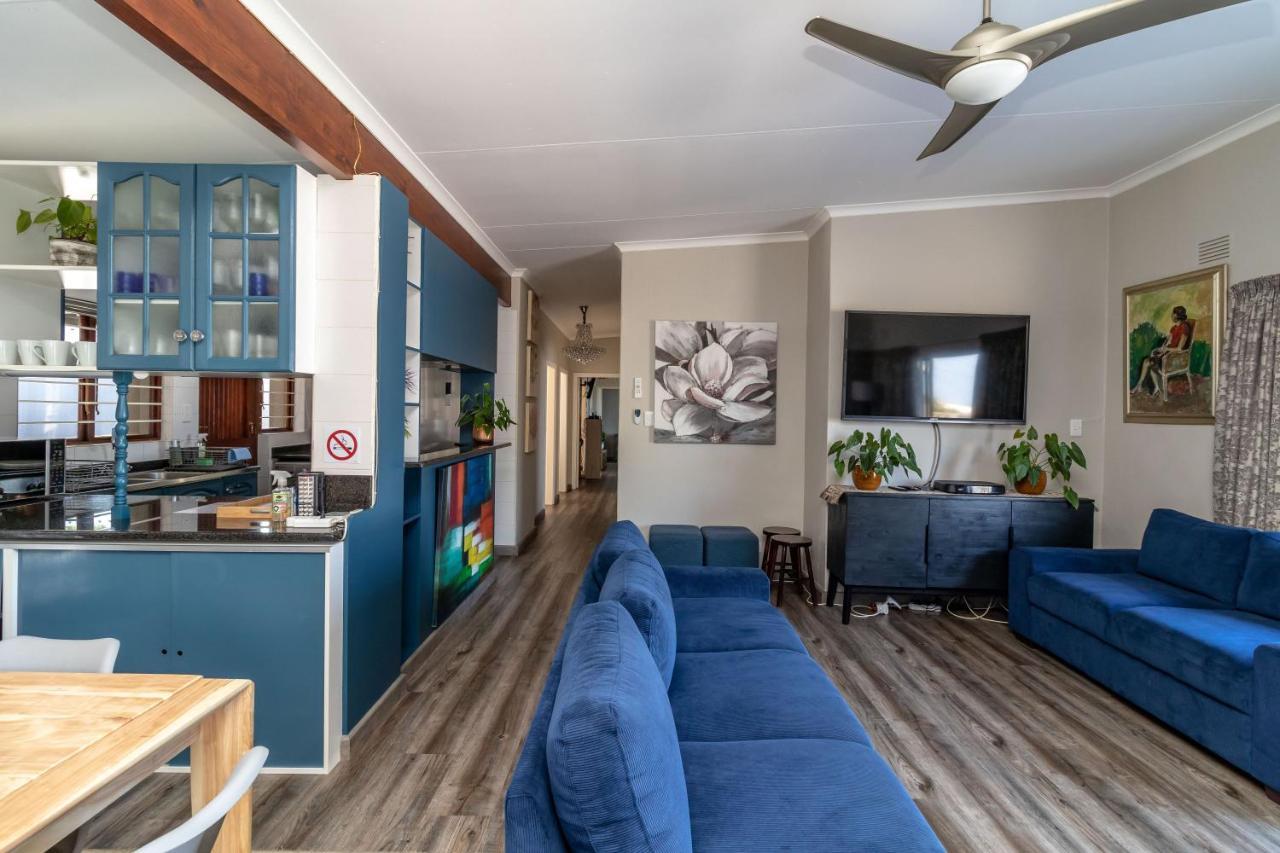 Vakantiehuis Vista Oceana - 4 Bedroom, Uvongo, Manaba *